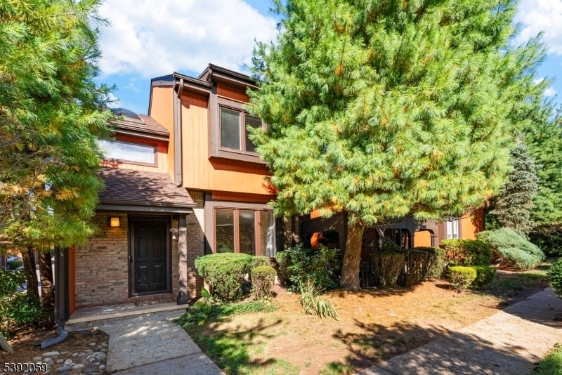 Foto principal - 148 Riverbend Dr