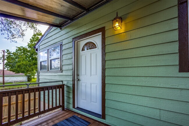 Foto del edificio - 1200 W Phillips St