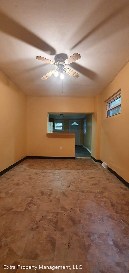 Building Photo - 4 br, 1 bath House - 104 Chambers Street