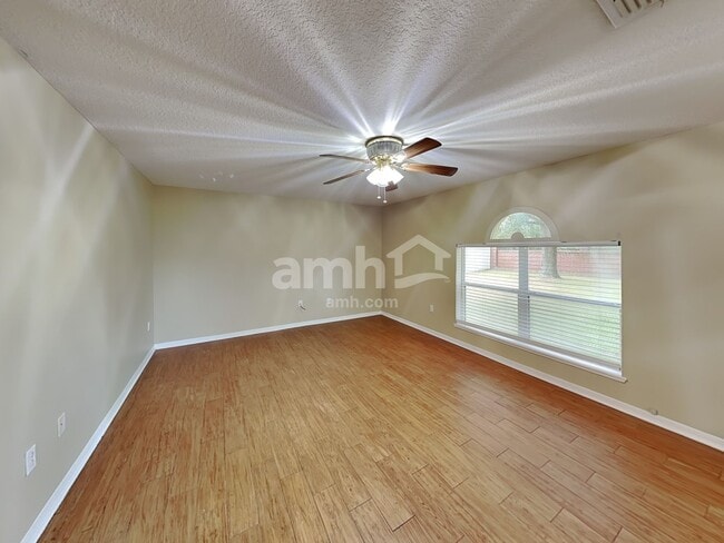 Foto del edificio - 1605 Pickard Cir