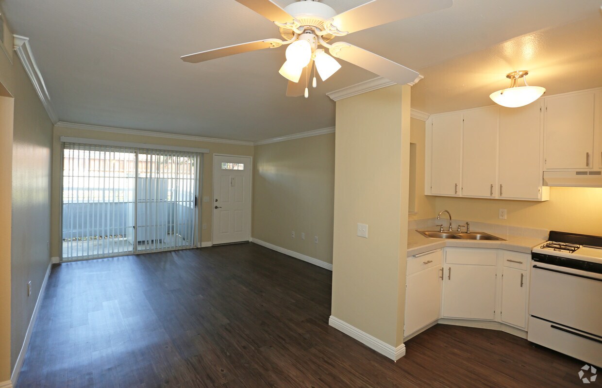 Nantucket Creek Apartments Alquileres en Chatsworth, CA