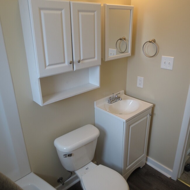 Building Photo - 186 Juniper Dr