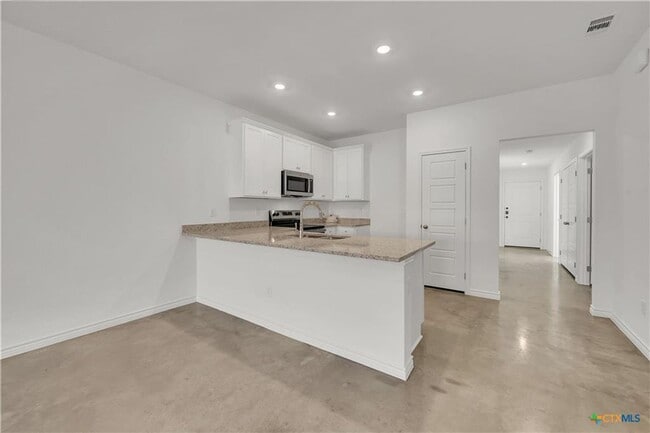 Building Photo - 1181 Lindsey Dr