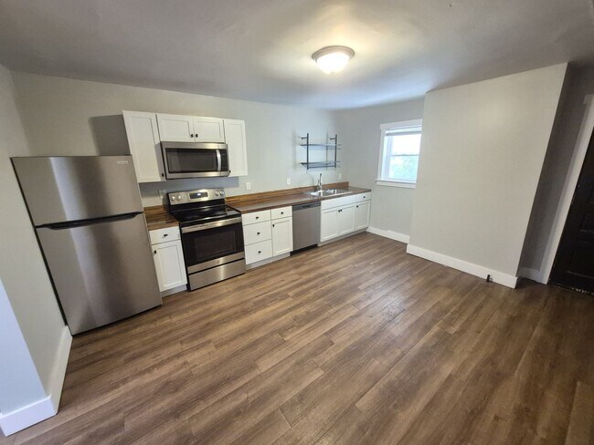 Foto del edificio - 4 Bed 2 Bath