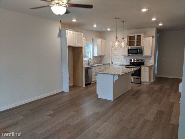 Building Photo - 726 Northern Village Ct
