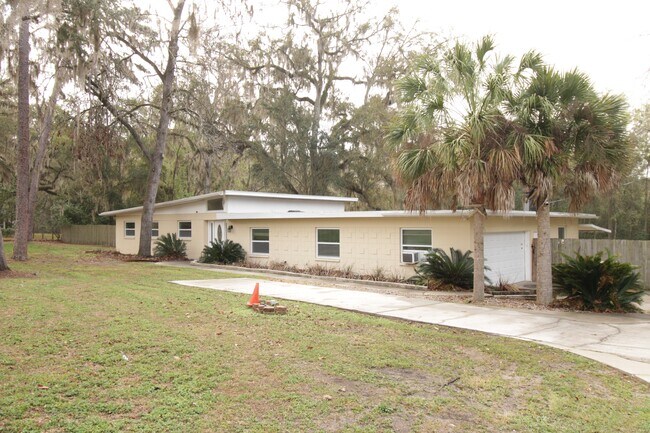 Foto del edificio - 10907 SW 24th Ave