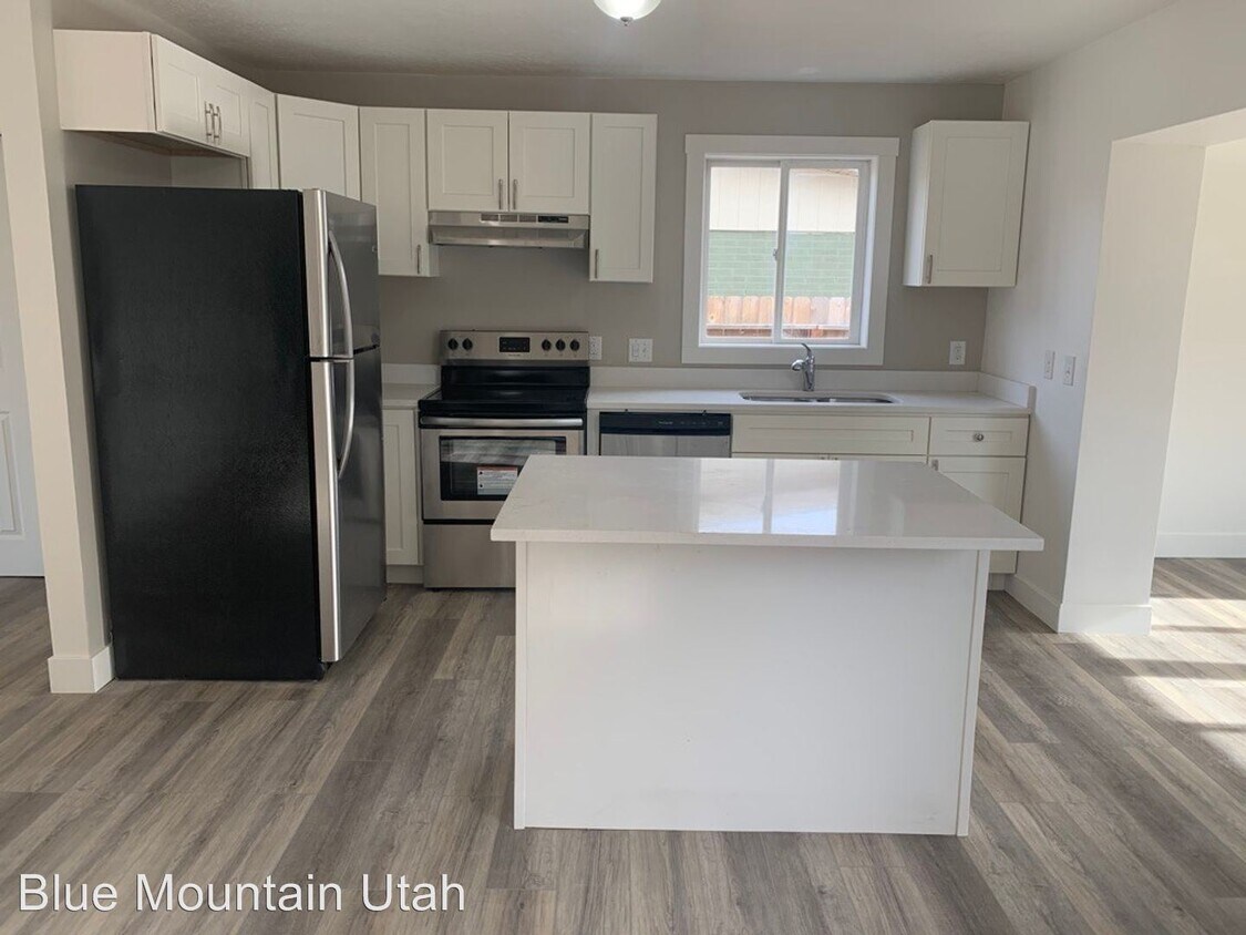 Foto principal - 4 br, 2 bath House - 1164 Carmelita Dr