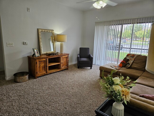 Building Photo - The Landings at Long Lake