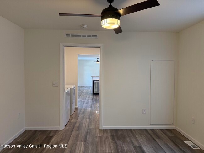 Foto del edificio - 11449 NY-22