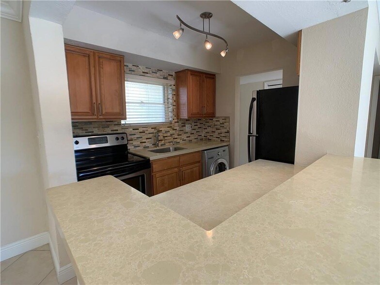 Foto principal - 8601 SW 94th St