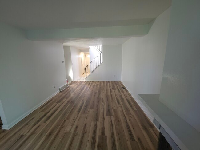 Building Photo - 8097 Weblank Way