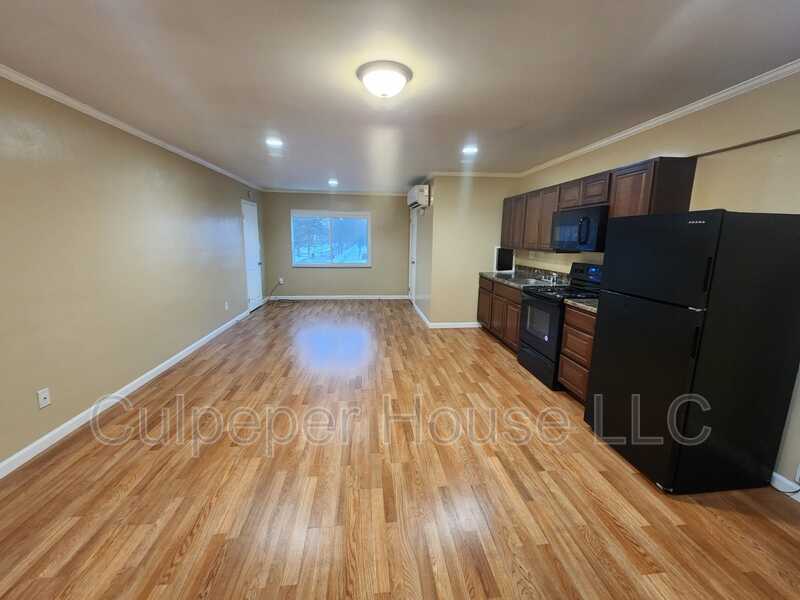 Primary Photo - 2854 W Sylvania Ave