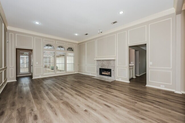 Building Photo - 317 N Fountain Gate Dr