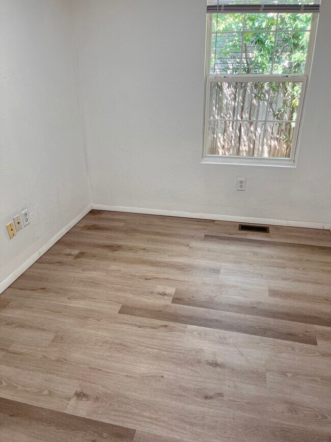Foto del edificio - 1101 N Heartland Ave