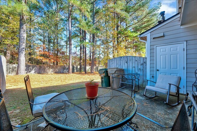 Foto del edificio - 2BR/2.5BA Clayton Townhouse