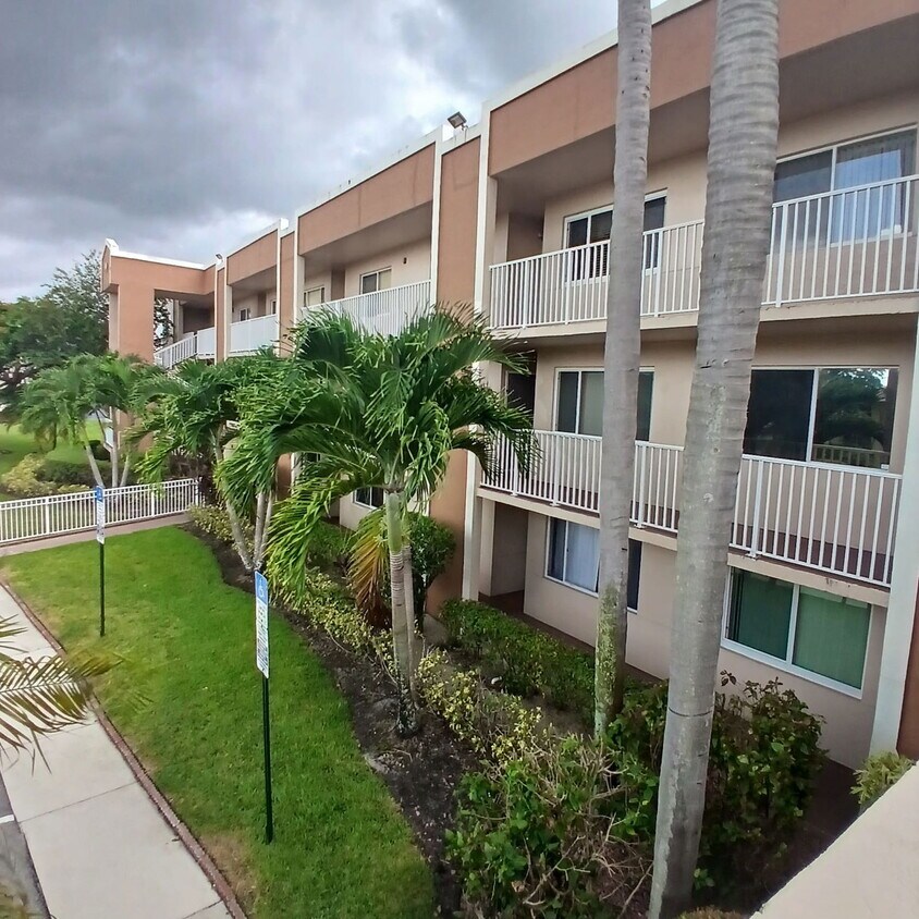 Primary Photo - 7136 S Devon Dr