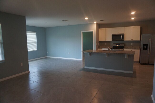 Foto del edificio - Home in Lake Gleason Reserve Deltona 3/2