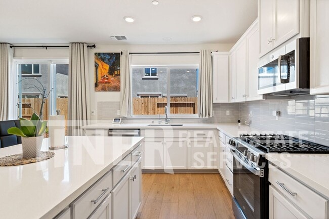 Building Photo - 12035 Agen Cir S