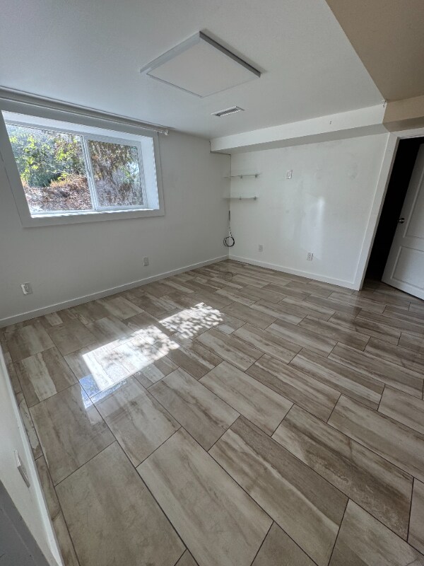 Foto del edificio - 810 600 W