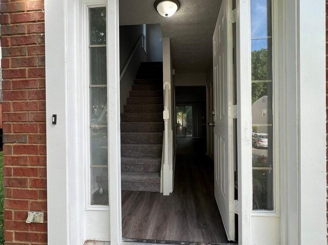 Building Photo - 3004 Regal Park Ct