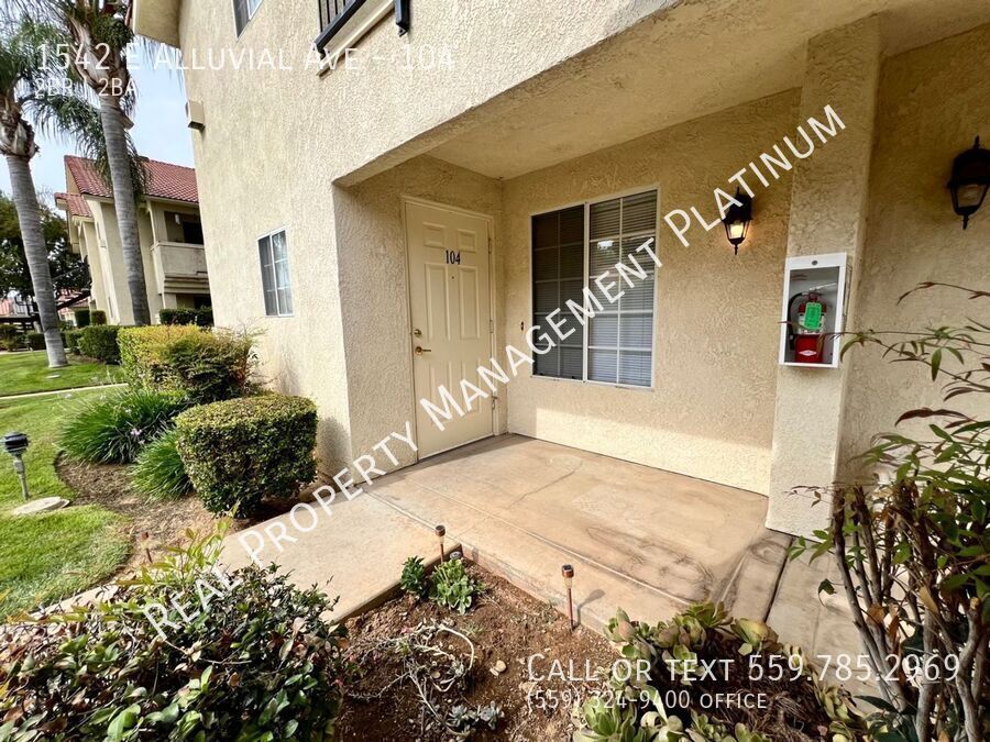 Foto principal - $1,950 Alluvial & Cedar Ave, 2 Bedroom Con...