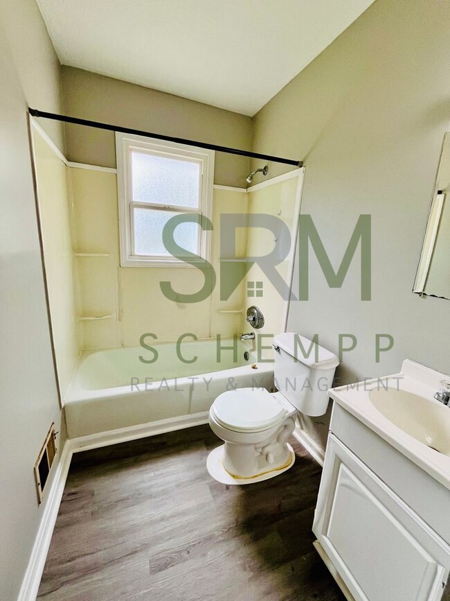 Foto del edificio - **NOW AVAILABLE** Updated 3BR Ranch in Shively Section 8 Accepted