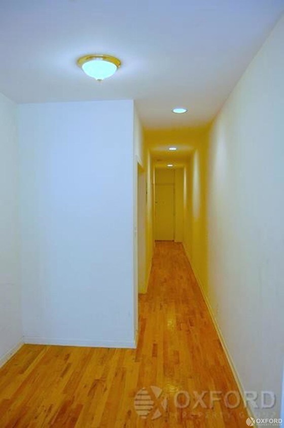 Primary Photo - 5 East 21st Street