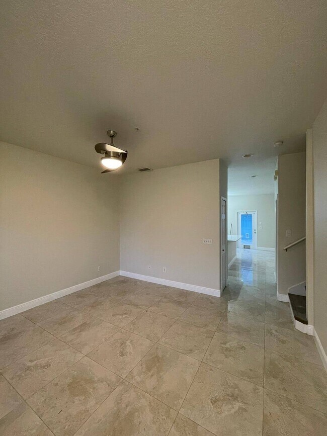 Foto del edificio - 10169 Ridgebloom Ave