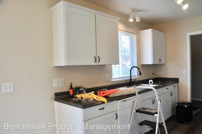 Building Photo - 3 br, 2 bath House - 3020 N. Treaty Rock Blvd