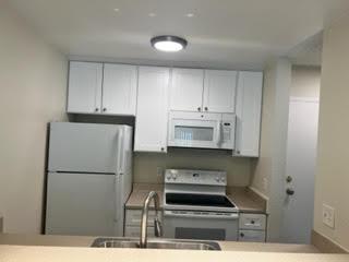Primary Photo - 368 Imperial Way #308