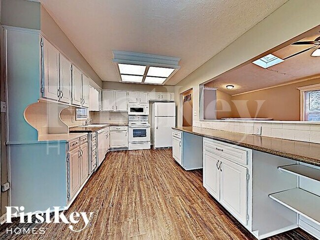 Foto del edificio - 1616 W Brittany Dr
