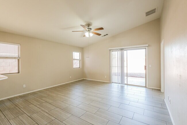 Building Photo - 2525 S 109th Dr