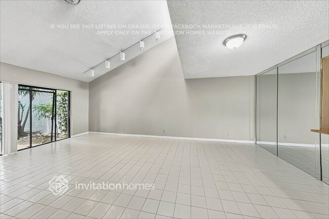 Foto del edificio - 381 Wildwood Ln E