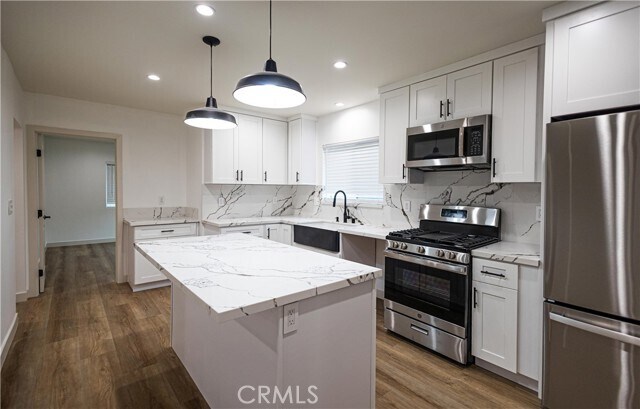 Foto del edificio - 22257 MacFarlane Dr