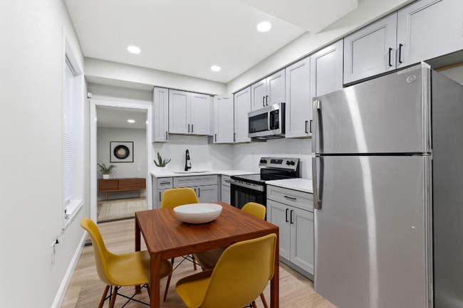 Building Photo - 2125 N 28th St