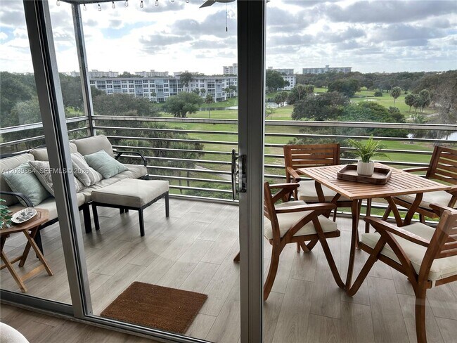 Foto del edificio - 3520 Oaks Way