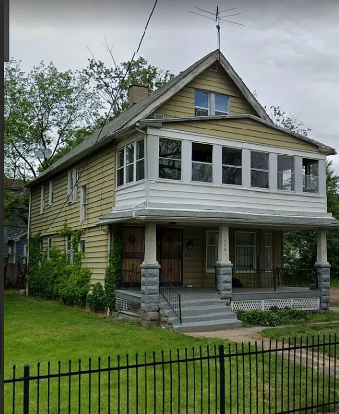 Primary Photo - 9301 Pierpont Ave