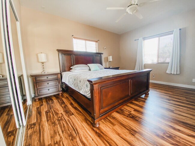 Foto del edificio - 619 W 37th St