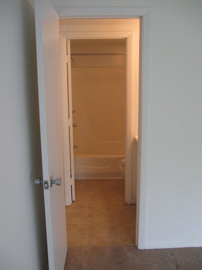 Bayside Country Club Apartments Warwick, RI