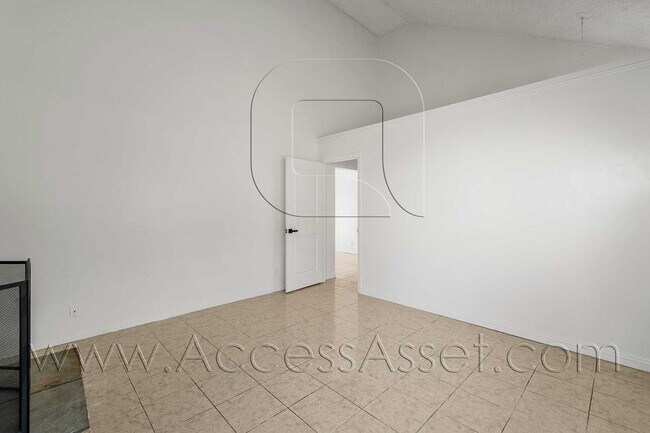 Foto del edificio - Charming 3 Bed/2 Bath Home With Spacious Y...