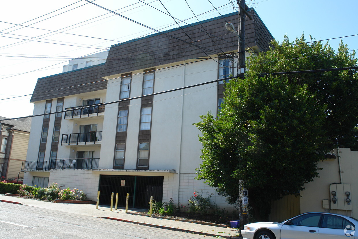 Foto del edificio - 2230 Dwight Way