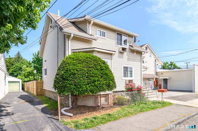 Foto del edificio - 750 Cove Rd