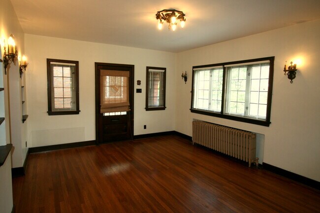 Sala de estar - 328 S Aiken Ave