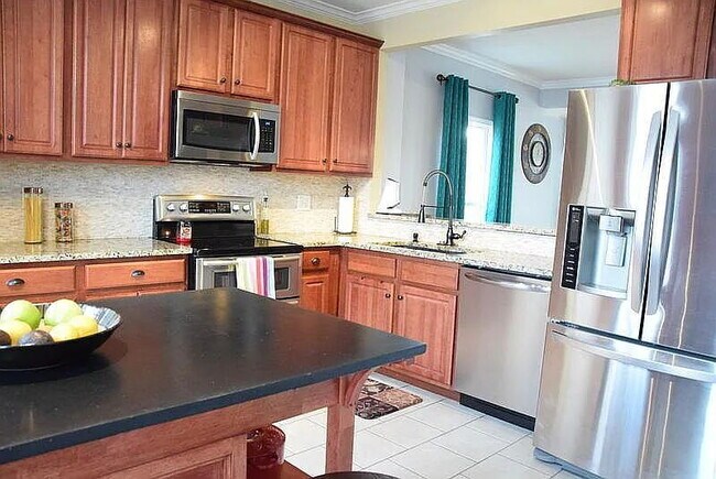 Foto del edificio - Discover Potential: Expansive 2,439 Sq Ft Space in Vibrant Nashville Locale!