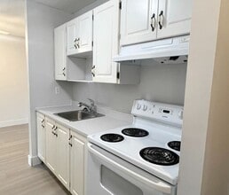 Building Photo - Rutledge Manor