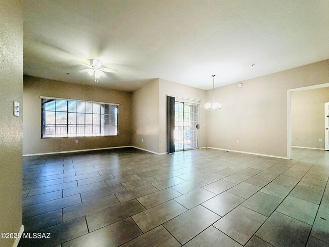 Foto del edificio - 1500 E Pusch Wilderness Dr
