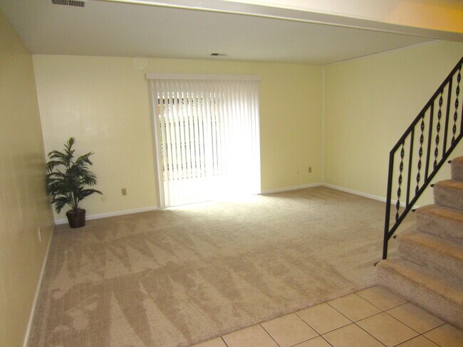 Building Photo - 5590 Ironwood Ct