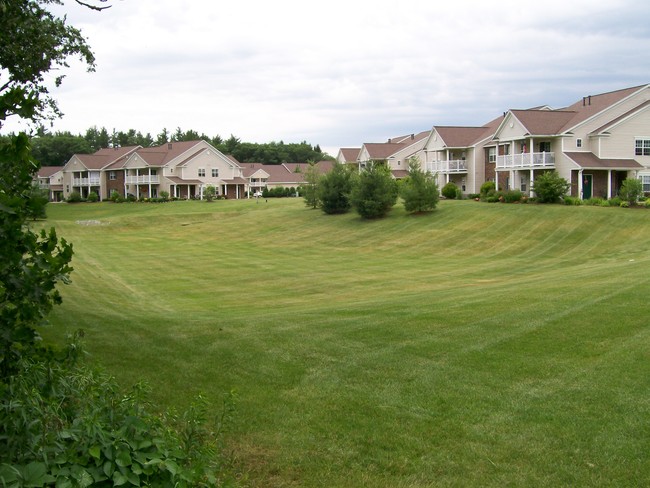 Hermosos jardines en Saratoga Heritage en Saratoga Springs, NY - Saratoga Heritage