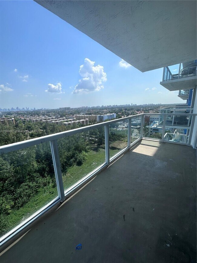 Foto del edificio - 5077 NW 7th St