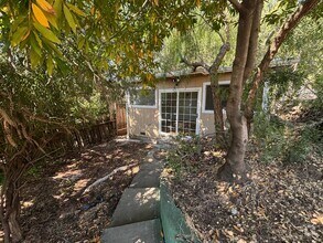 Building Photo - 552 Summit Dr
